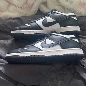 Nike Panda Dunks